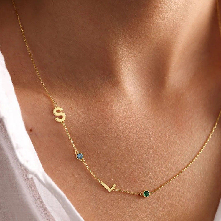 Collier avec 26 lettres anglaises en acier inoxydable