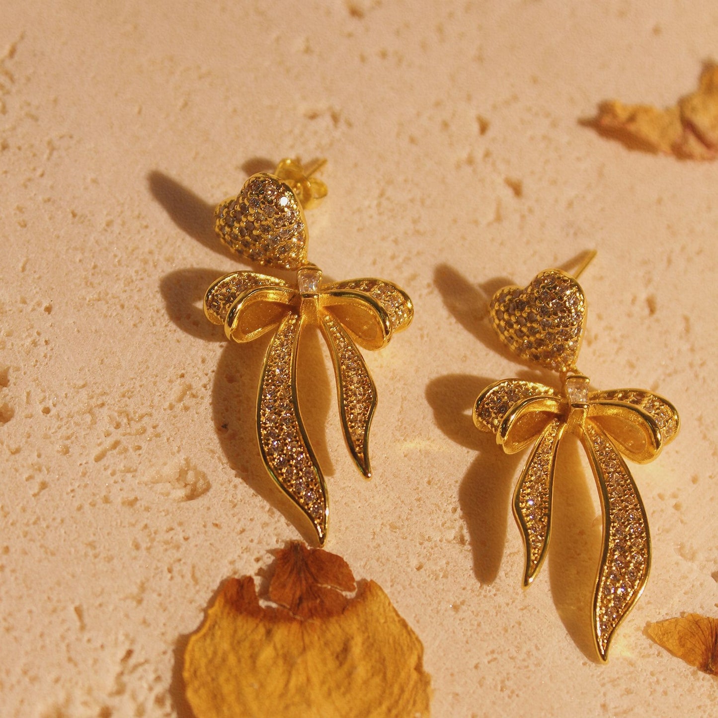 Pendientes de interés especial con sentido de lujo ligero y de alta calidad