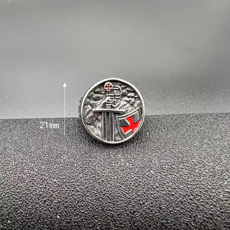 Bague pour hommes en acier titane templier templier samouraï inscription croix époxy rouge