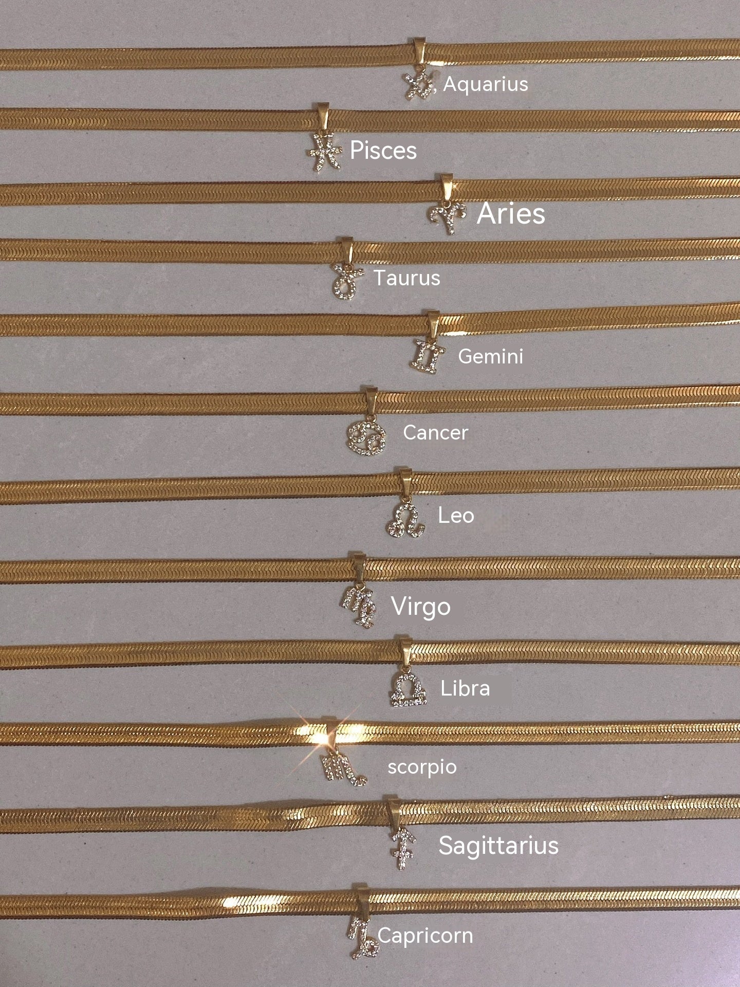 Collier de lame de constellation de diamants en petit groupe