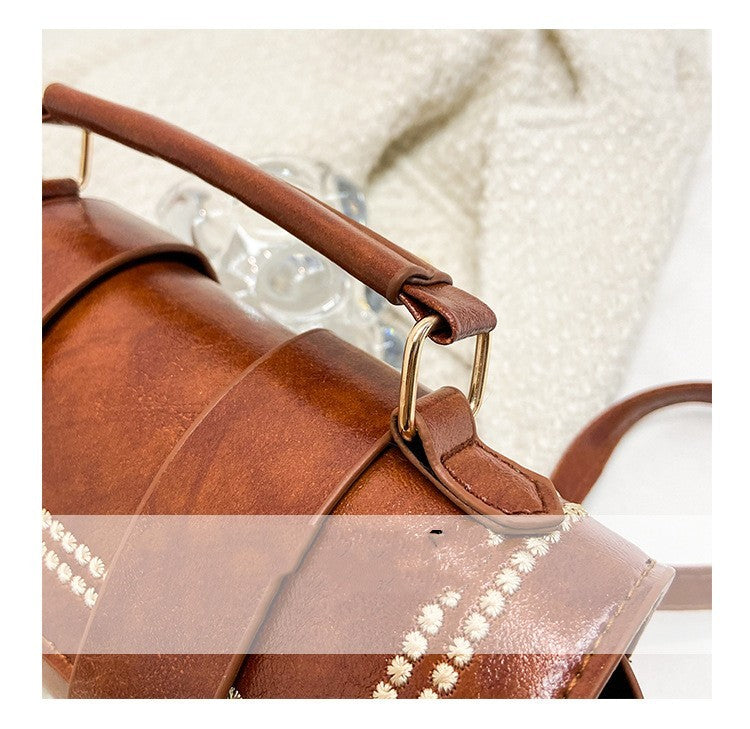 Sac messager portable polyvalent et tendance.