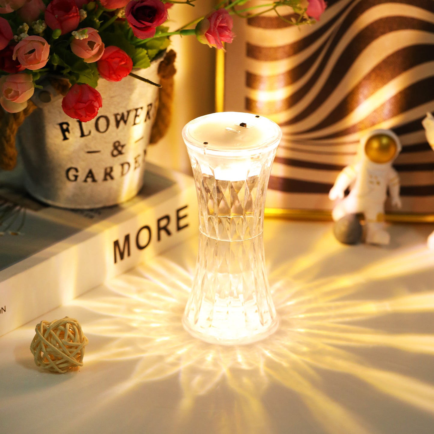 Lámpara de mesa de pétalos de rosa de cristal acrílico transparente
