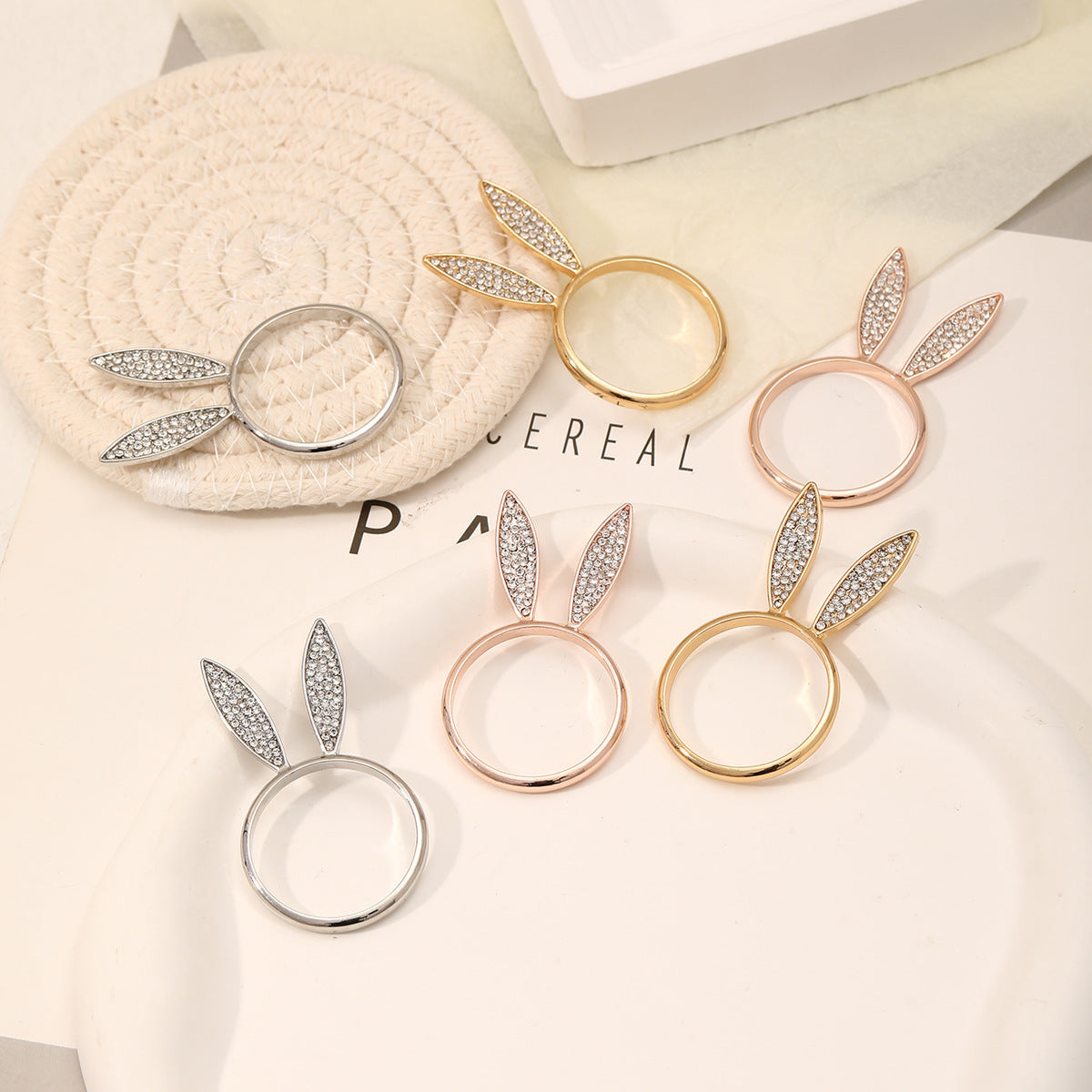 Anillo con cabeza de conejo de aleación de moda