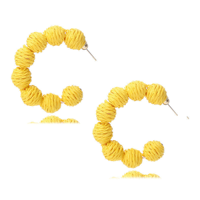 Boucles d'oreilles en forme de C en raphia couleur style vacances d'été