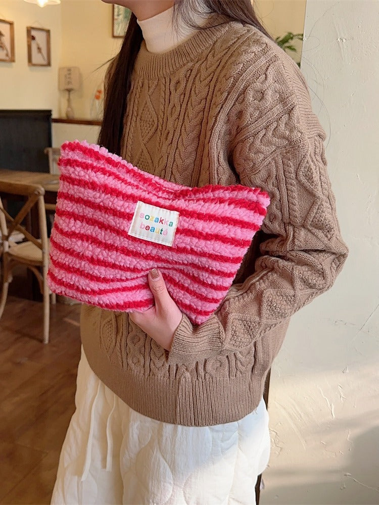 Sac de rangement de cosmétiques de soins de la peau de voyage de grande capacité à pois de couleur peluche d'hiver
