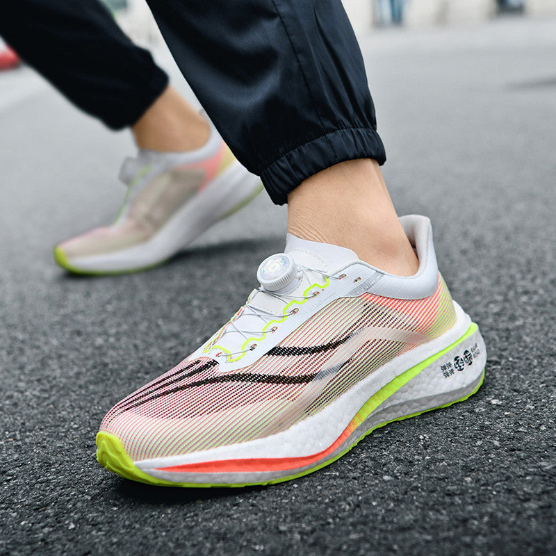 Zapatos de carreras con placa de carbono y palomitas de maíz con botón giratorio