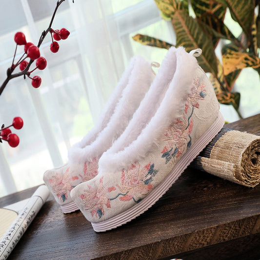 Chaussures antiques en coton brodées pour femmes