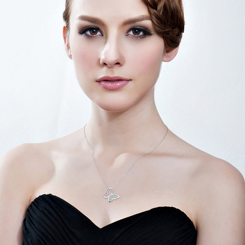 Joyería S925 Collar de plata Cadena de clavícula con colgante corto de mariposa con microincrustaciones para mujer