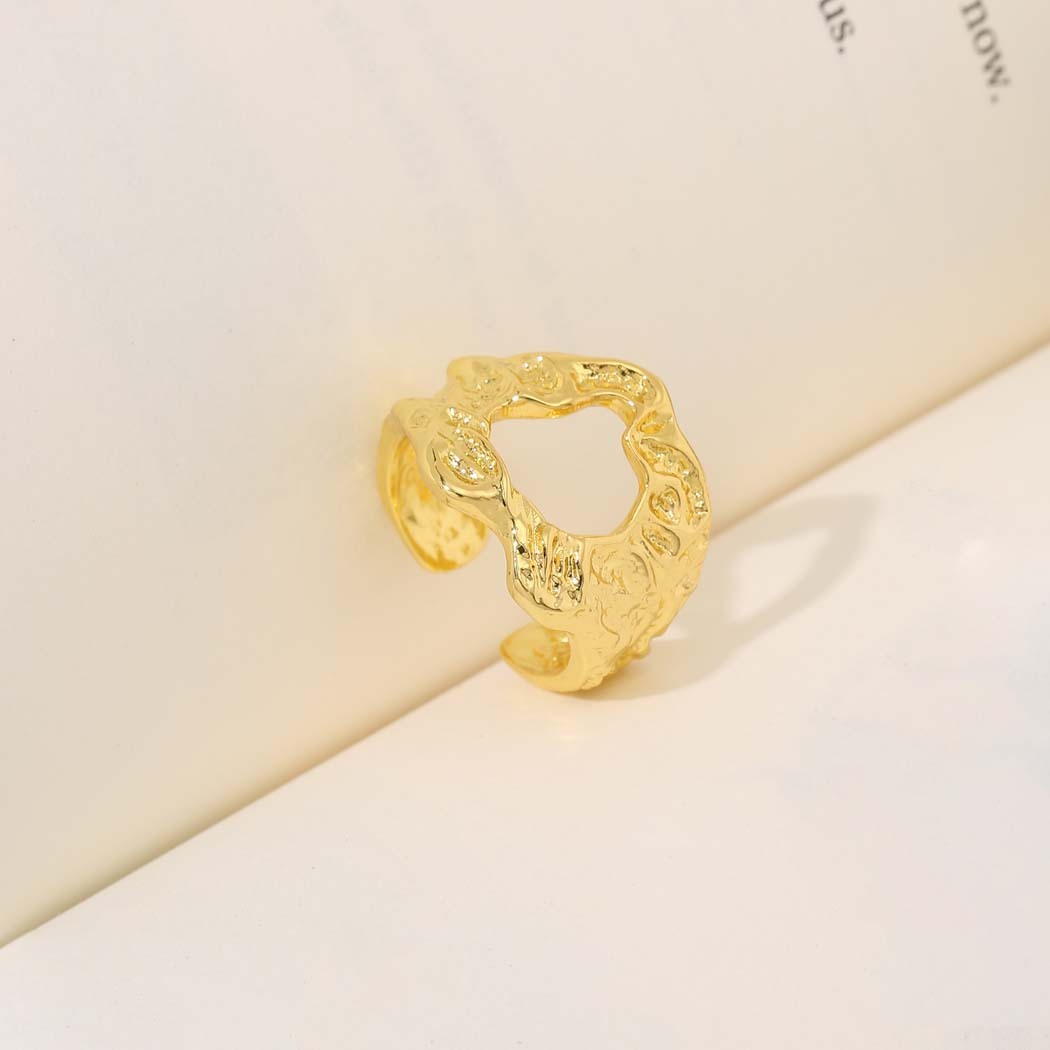 Anillo De Oro Chapado En Cobre Con Textura Hueca Cóncava Y Convexa Irregular