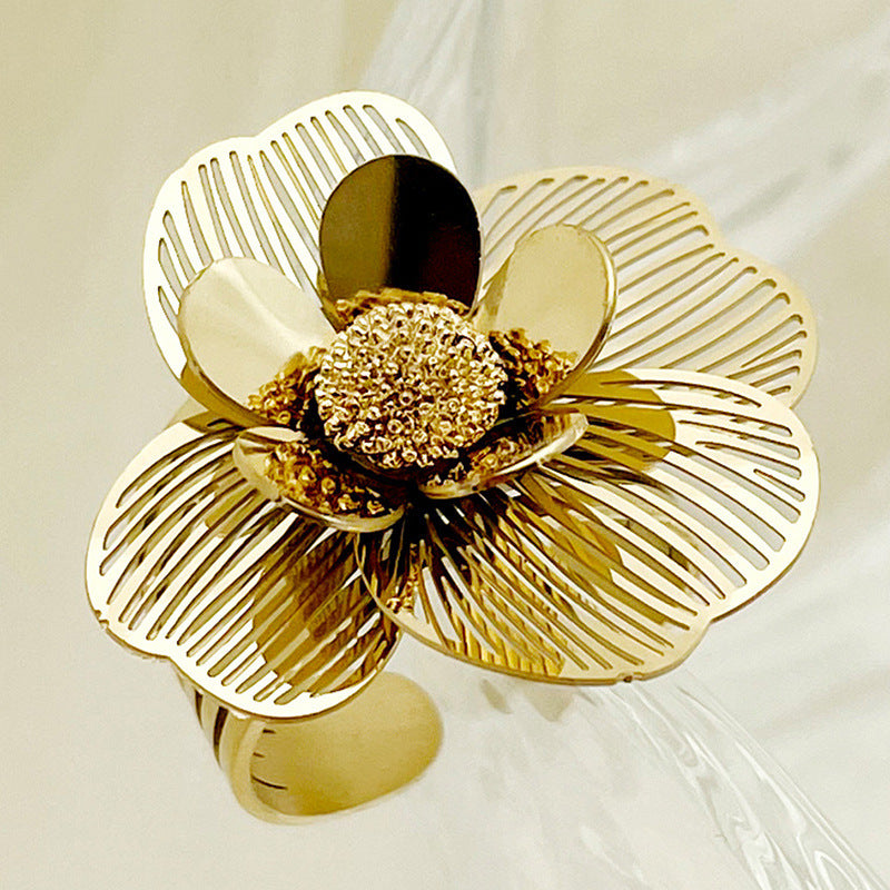 Anneau de fleur de Zircon en cristal blanc de corail en métal d'acier inoxydable