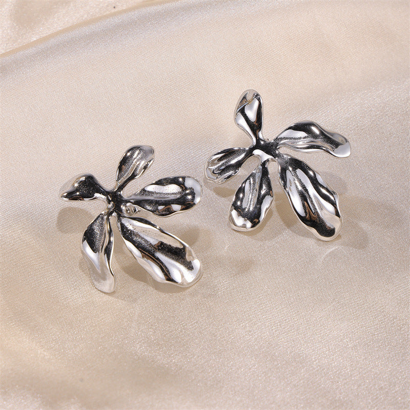 Boucles d'oreilles à fleurs en métal à la mode pour femmes