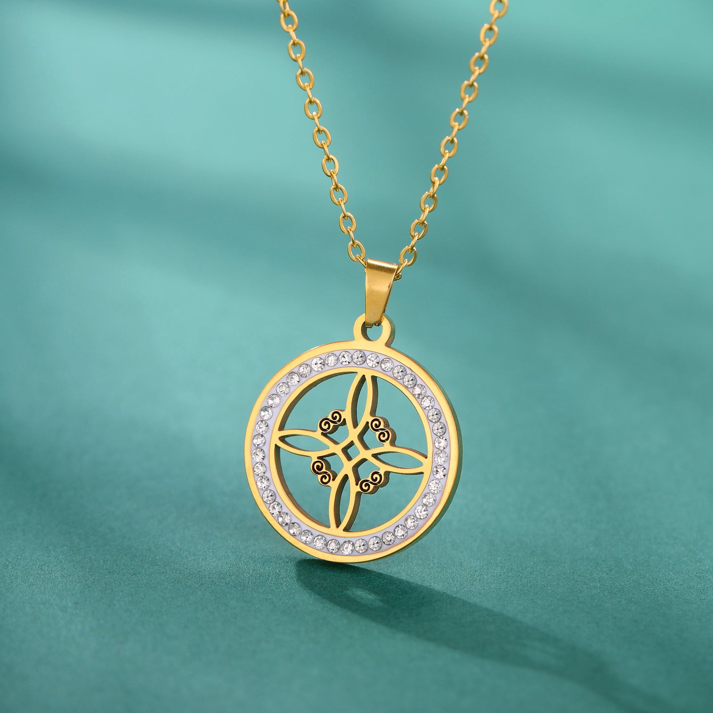 Collier pendentif nœud de sorcière monocouche en acier inoxydable