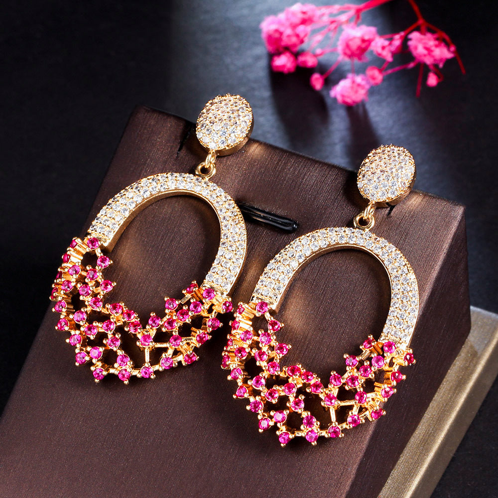 Boucles d'oreilles à tige en cristal et diamant dans les débris creux
