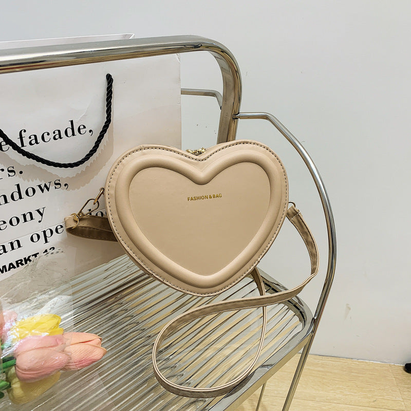 Sac messager à bandoulière en forme de coeur à la mode