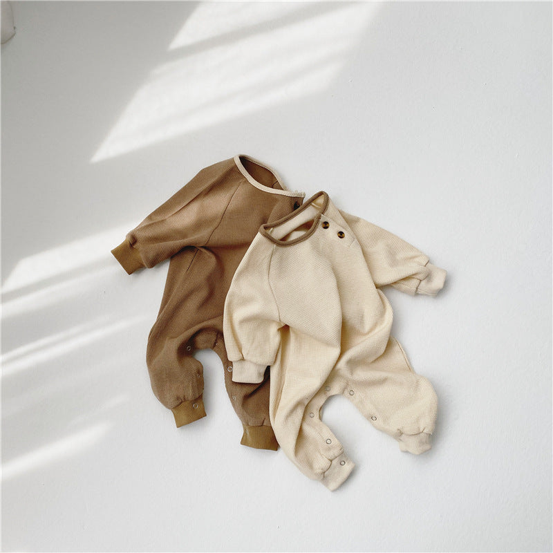 Une-pièce à manches longues pour bébé confortable et simple