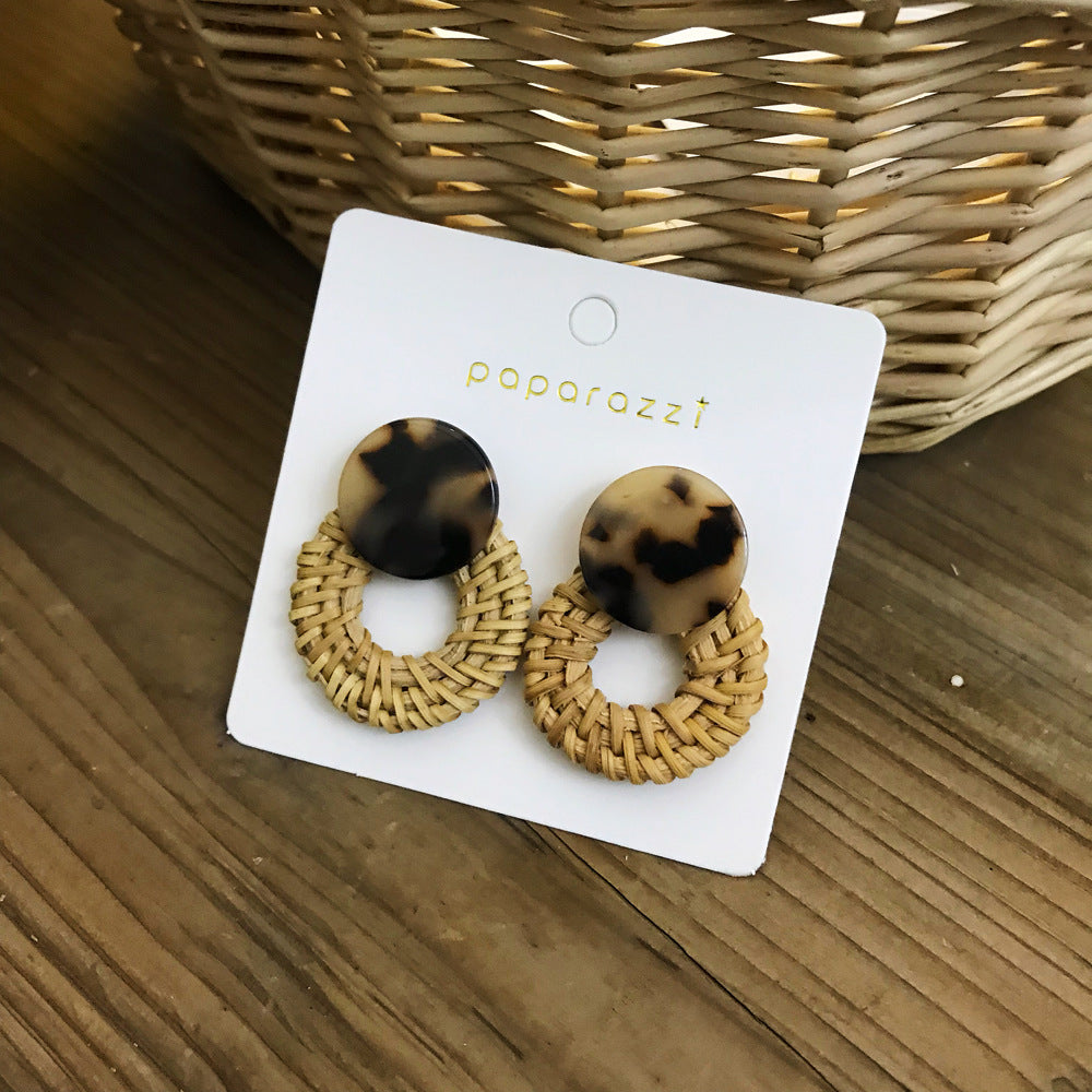 Boucles d'oreilles rondes en rotin à géométrie exagérée vintage de Corée du Sud