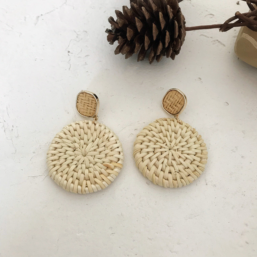 Boucles d'oreilles rondes en rotin à géométrie exagérée vintage de Corée du Sud