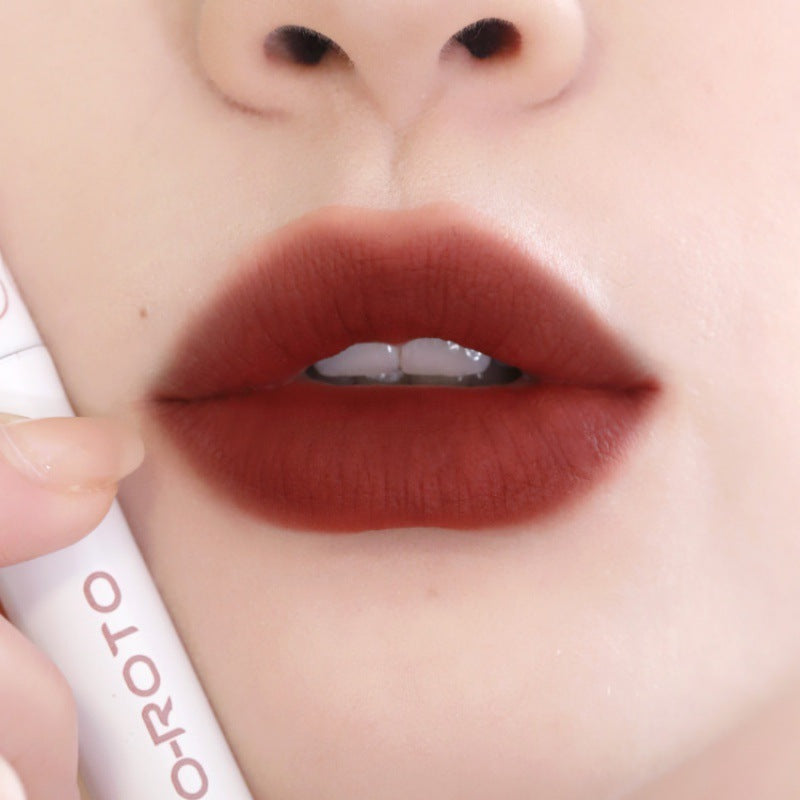 Laca de labios ROTO Matte Air Bear Lip Mud Lip Gloss Lápiz labial Maquillaje Mujer Sin manchas en la taza