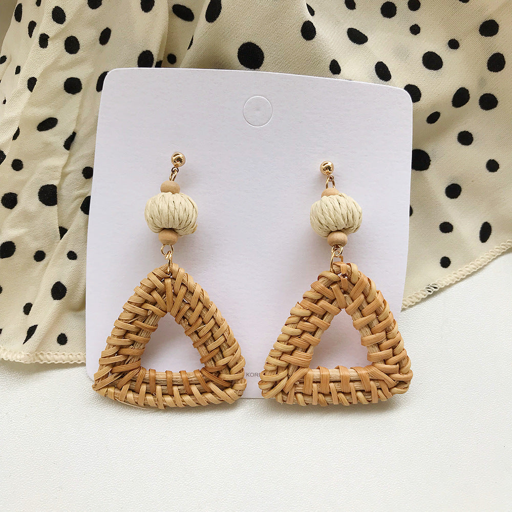 Boucles d'oreilles rondes en rotin à géométrie exagérée vintage de Corée du Sud