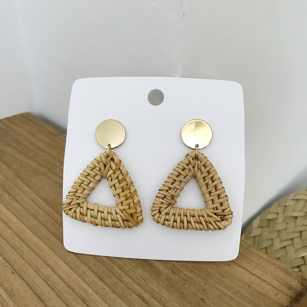 Boucles d'oreilles rondes en rotin à géométrie exagérée vintage de Corée du Sud