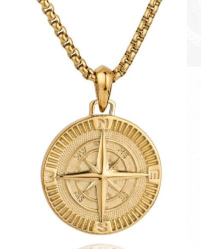 Collar con colgante chapado en oro de 18 quilates con moneda de acero inoxidable y brújula para hombre