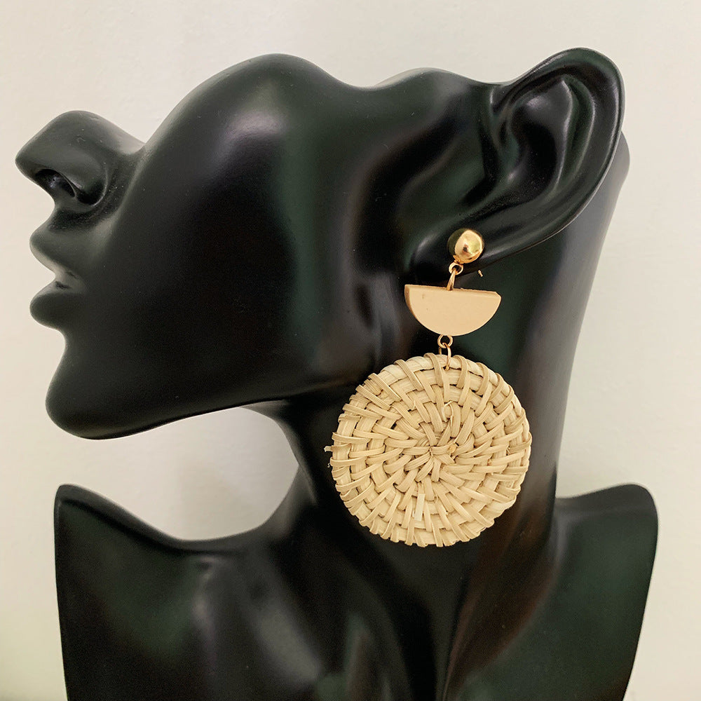 Boucles d'oreilles rondes en rotin à géométrie exagérée vintage de Corée du Sud