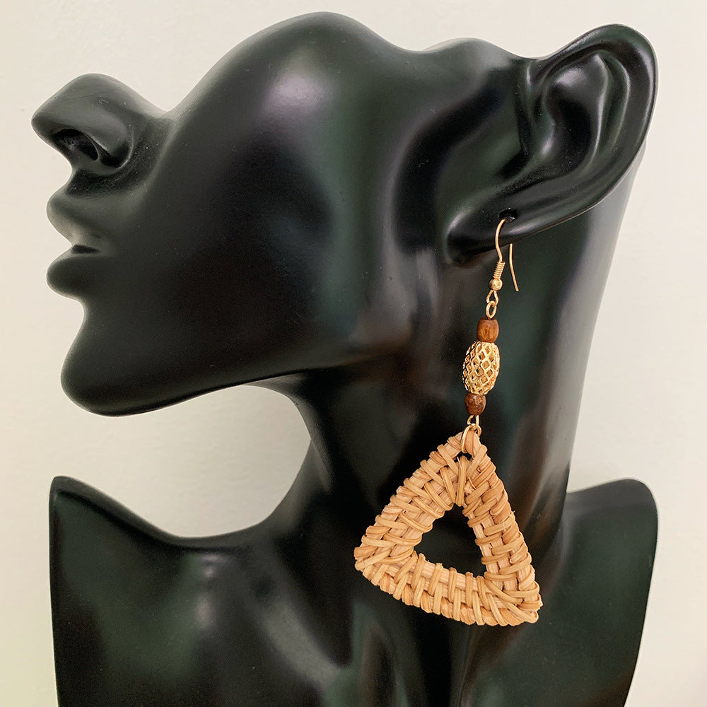 Boucles d'oreilles rondes en rotin à géométrie exagérée vintage de Corée du Sud