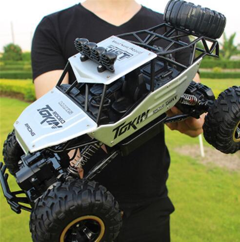 Coches RC 4WD versión actualizada 2,4G Radio Control coches RC juguetes Buggy camiones de alta velocidad camiones todoterreno juguetes para niños