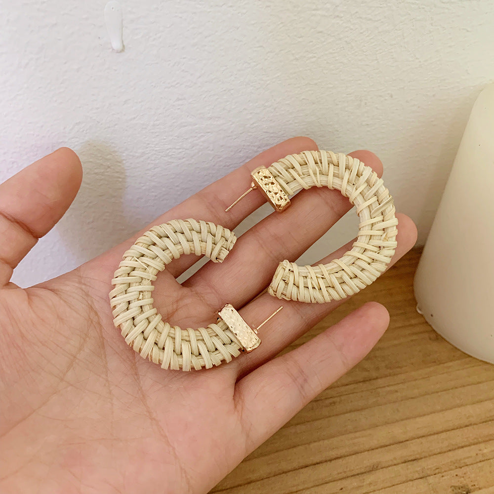 Boucles d'oreilles rondes en rotin à géométrie exagérée vintage de Corée du Sud