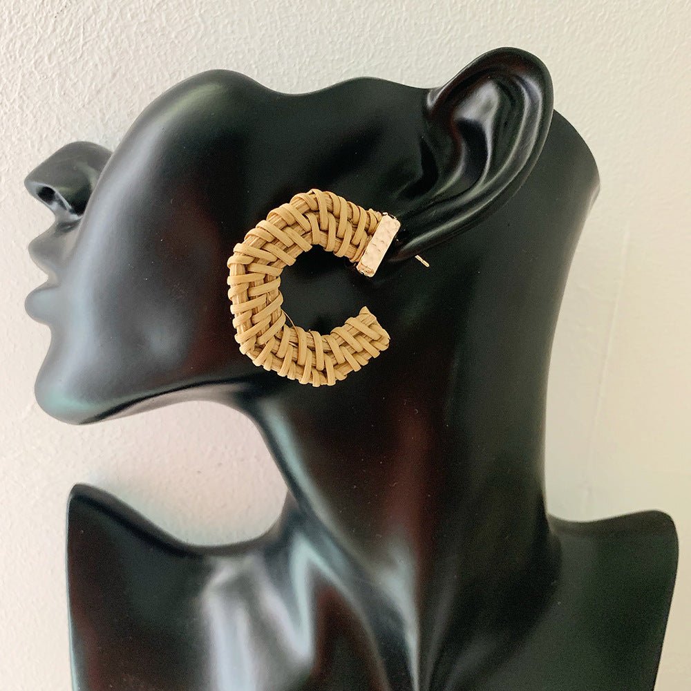 Boucles d'oreilles rondes en rotin à géométrie exagérée vintage de Corée du Sud