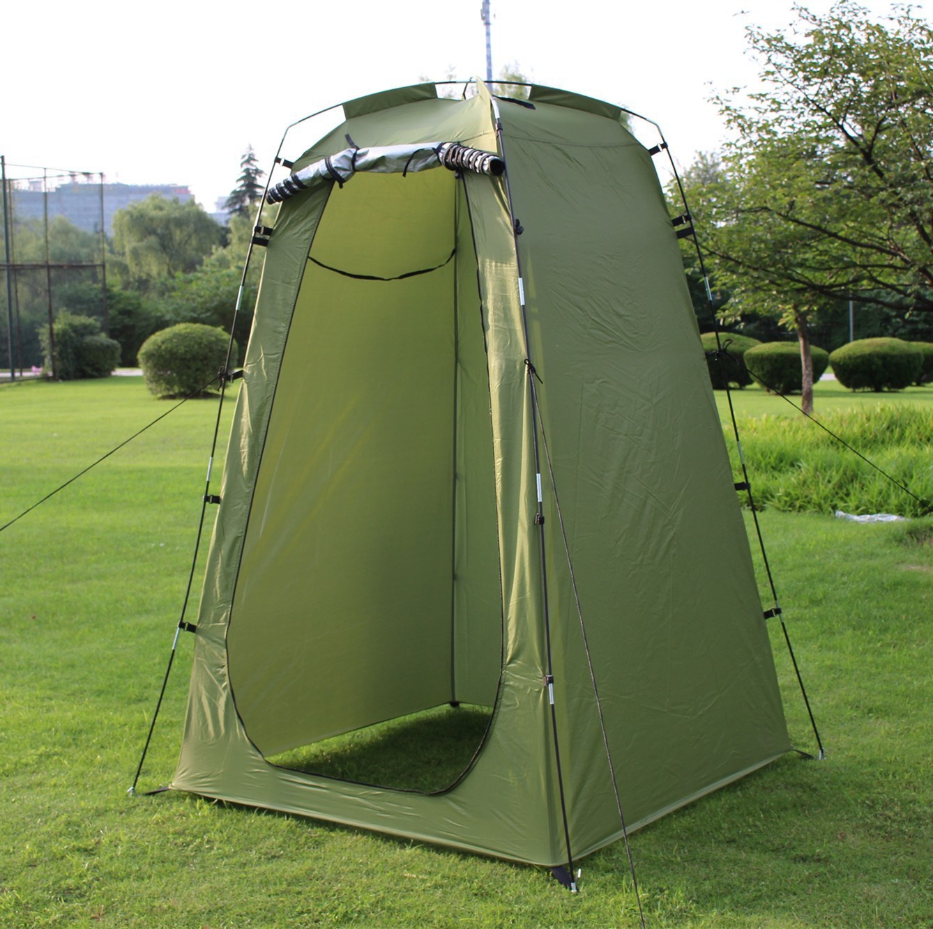 Tente de camping avec toilettes et douche
