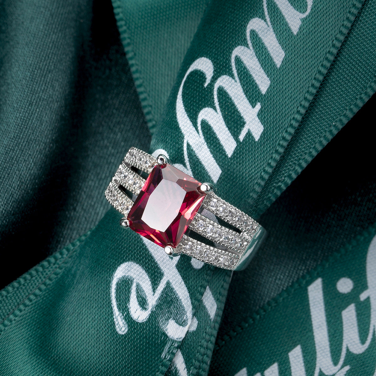 Accesorios Lujosos Y Personalizados Anillo De Circón