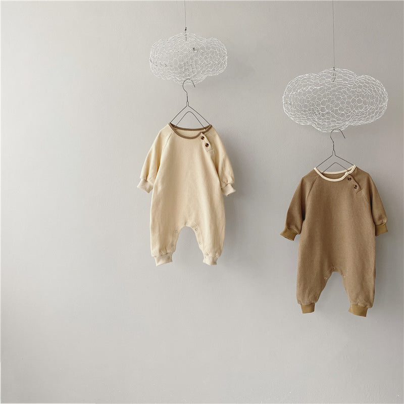 Une-pièce à manches longues pour bébé confortable et simple