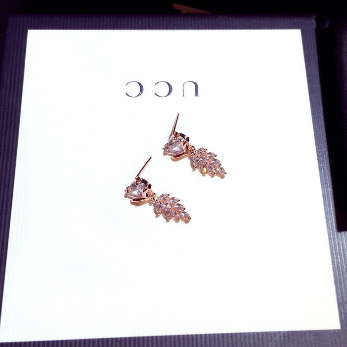Boucles d'oreilles capricieuses à la mode pour femmes