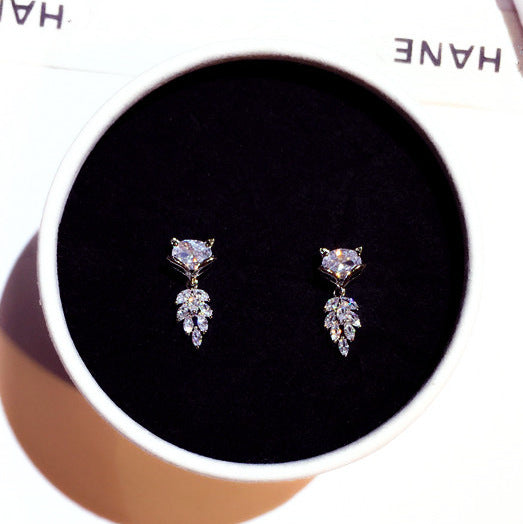 Boucles d'oreilles capricieuses à la mode pour femmes