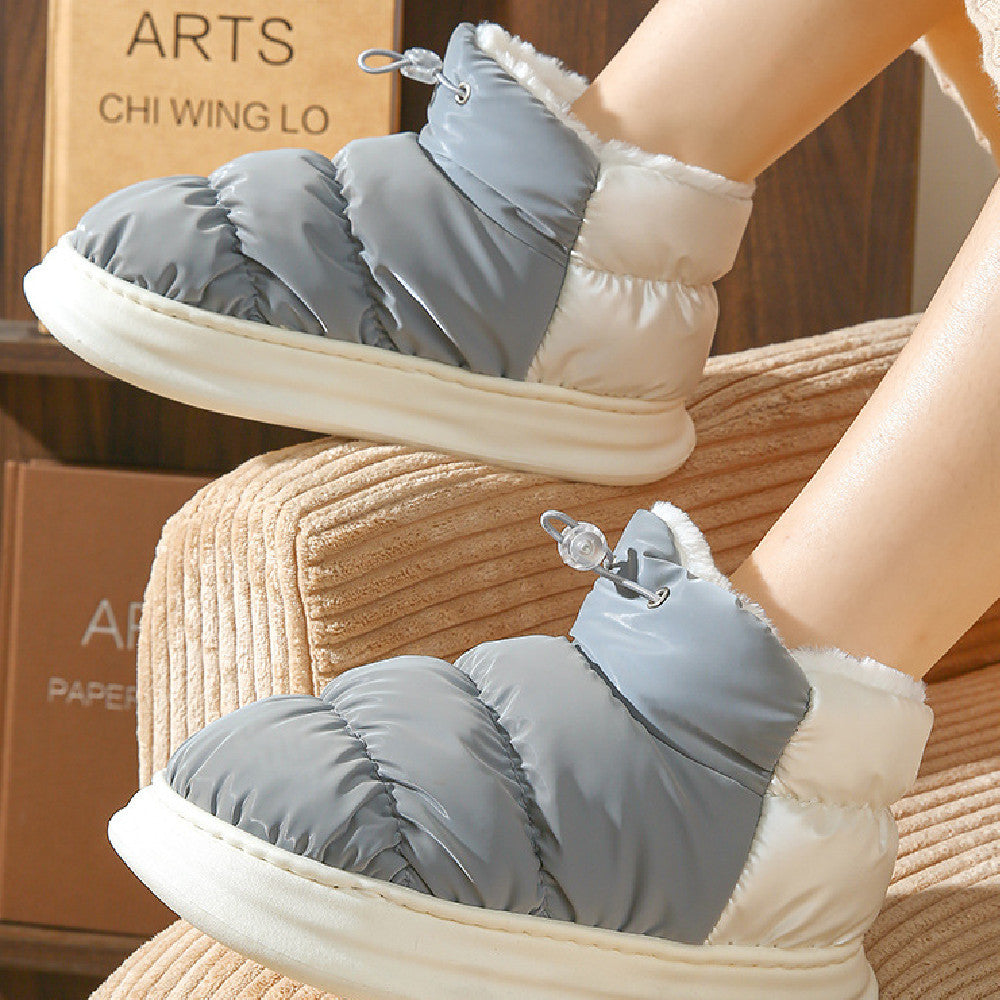 Bottes de neige pour femmes portant un tissu en duvet imperméable et coupe-vent en hiver