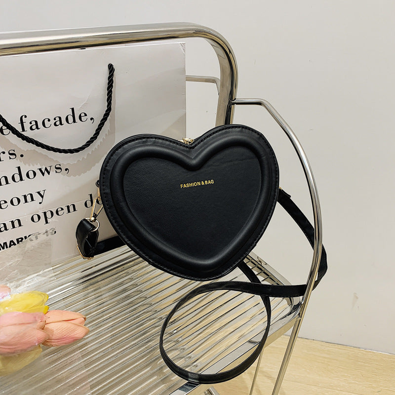 Sac messager à bandoulière en forme de coeur à la mode