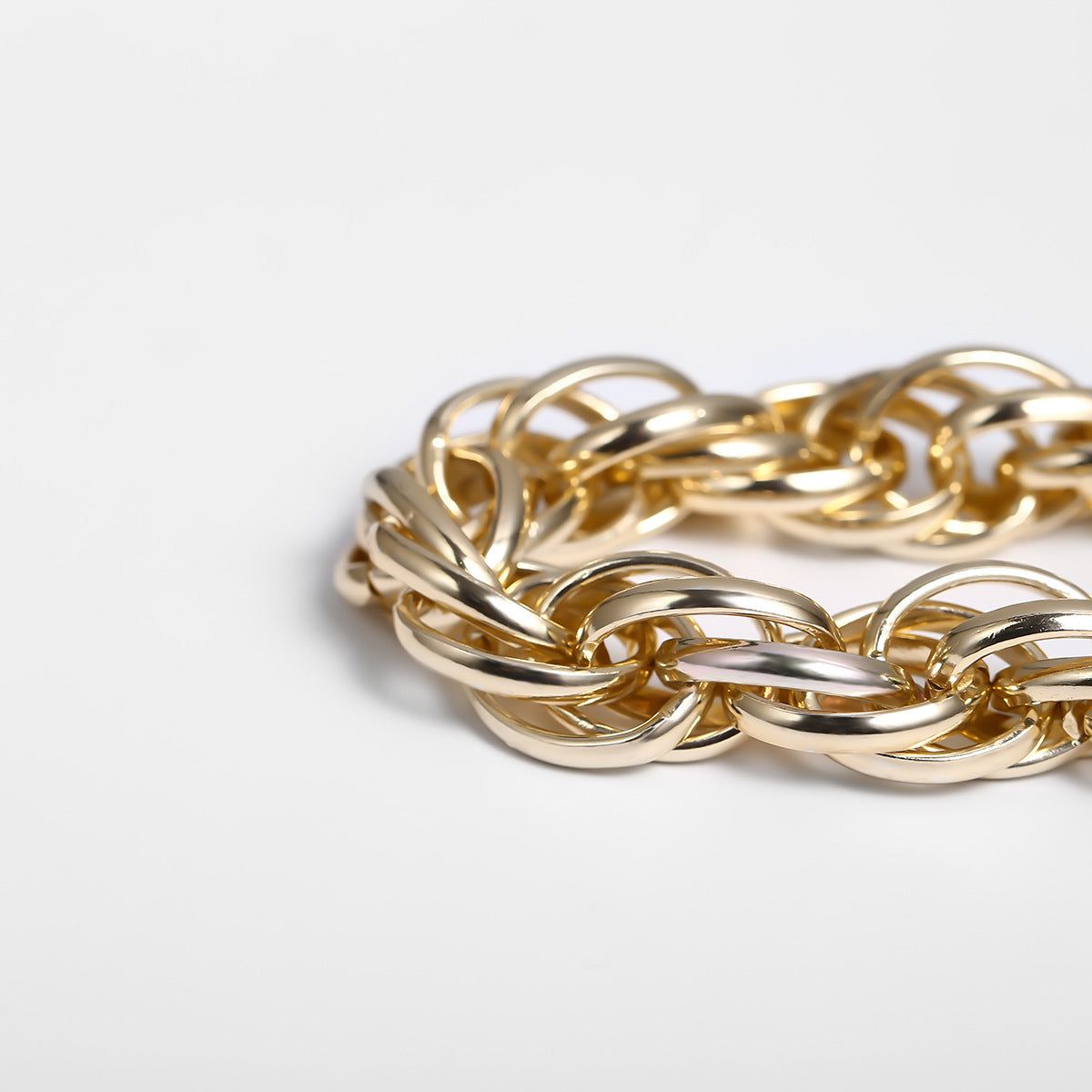Collier géométrique à bretelles épaisses torsadées personnalisées exagérées