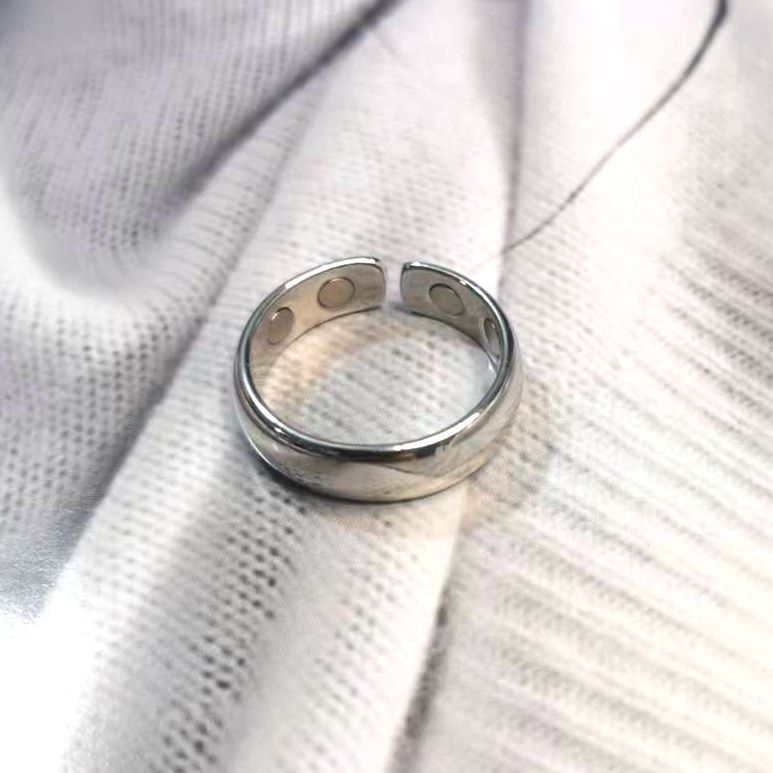 Anillo magnético abierto magnético personalizado de oro rosa galvanizado para hombre