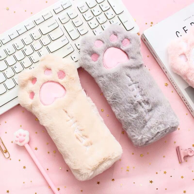 Lindo bolso con forma de pata de gato de peluche