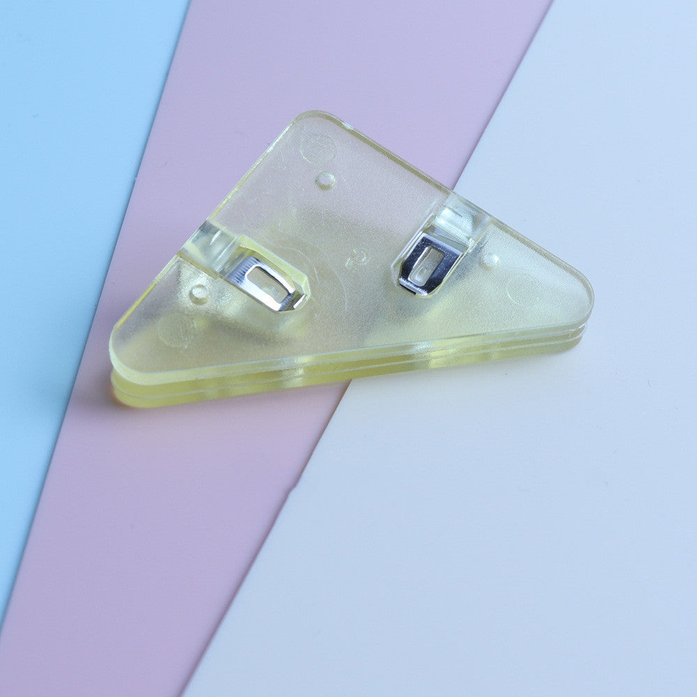 Clip de esquina de almacenamiento de archivos para estudiantes Ins