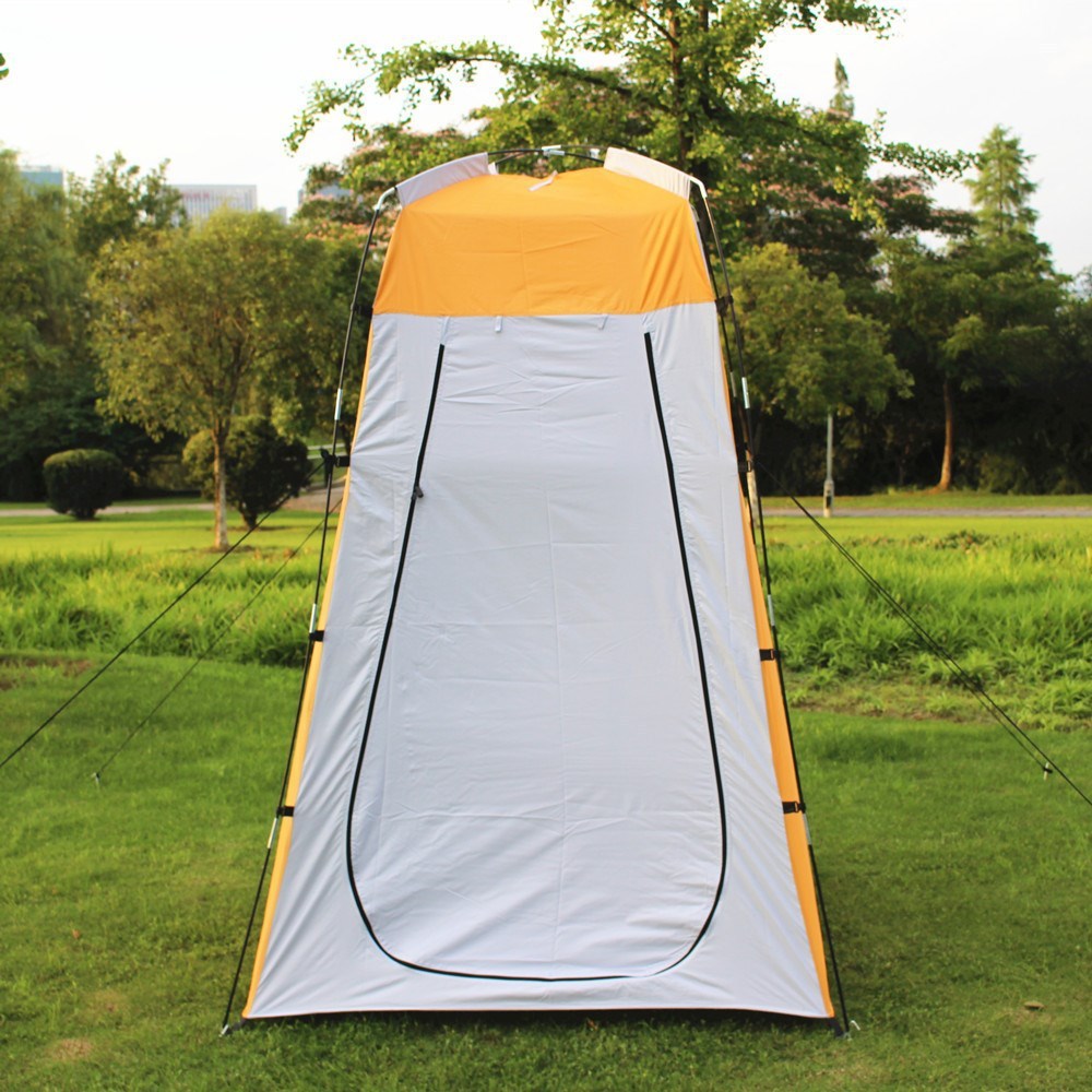 Tente de camping avec toilettes et douche