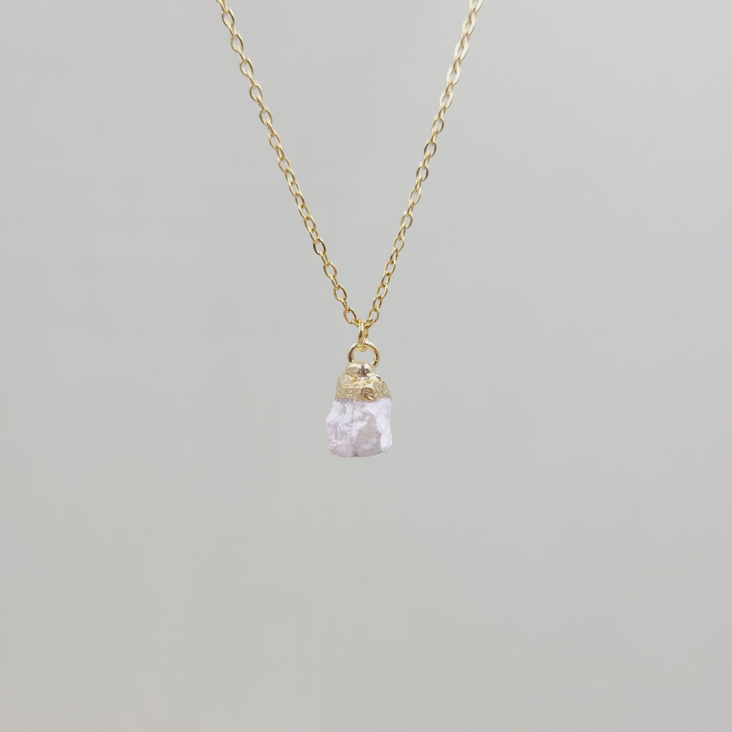 Collier avec pendentif en pierre de cristal naturel irrégulier, chaîne en acier inoxydable en métal