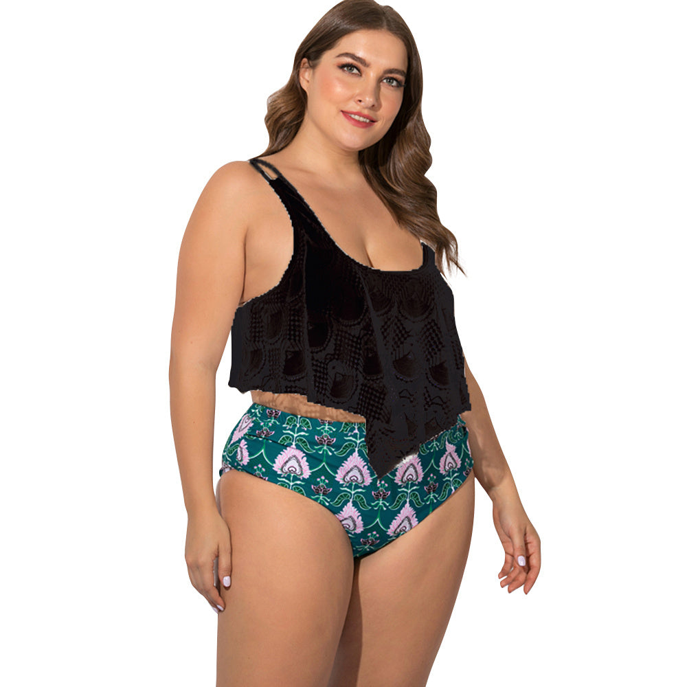 Grosse femme et gros maillot de bain fendu