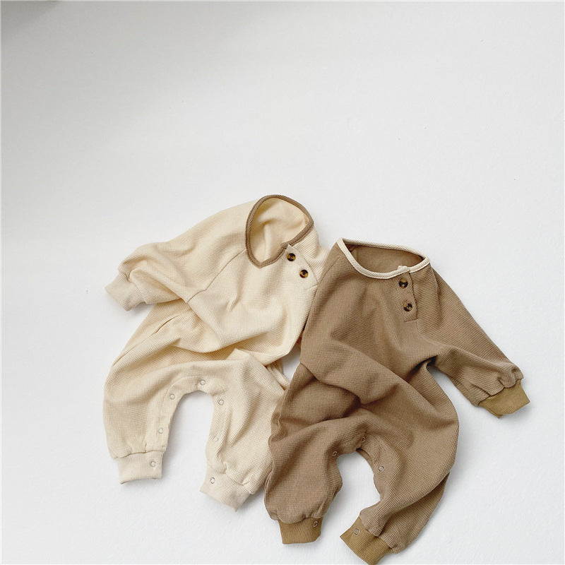 Une-pièce à manches longues pour bébé confortable et simple