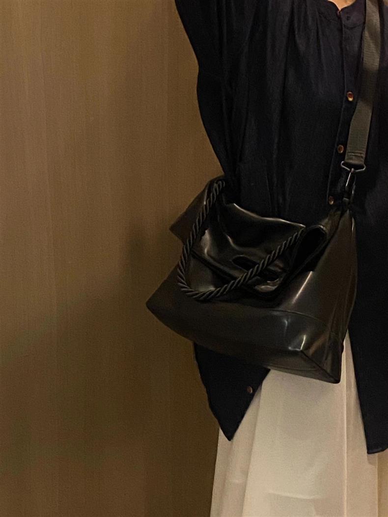 Grand sac fourre-tout de style minimaliste d'automne et d'hiver, niche brillante de personnalité