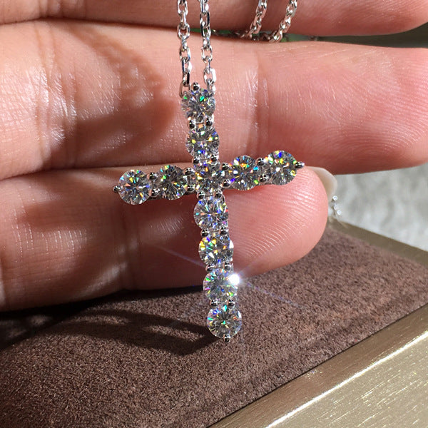 Collier Croix Pendentif Zircon Finement Incrusté