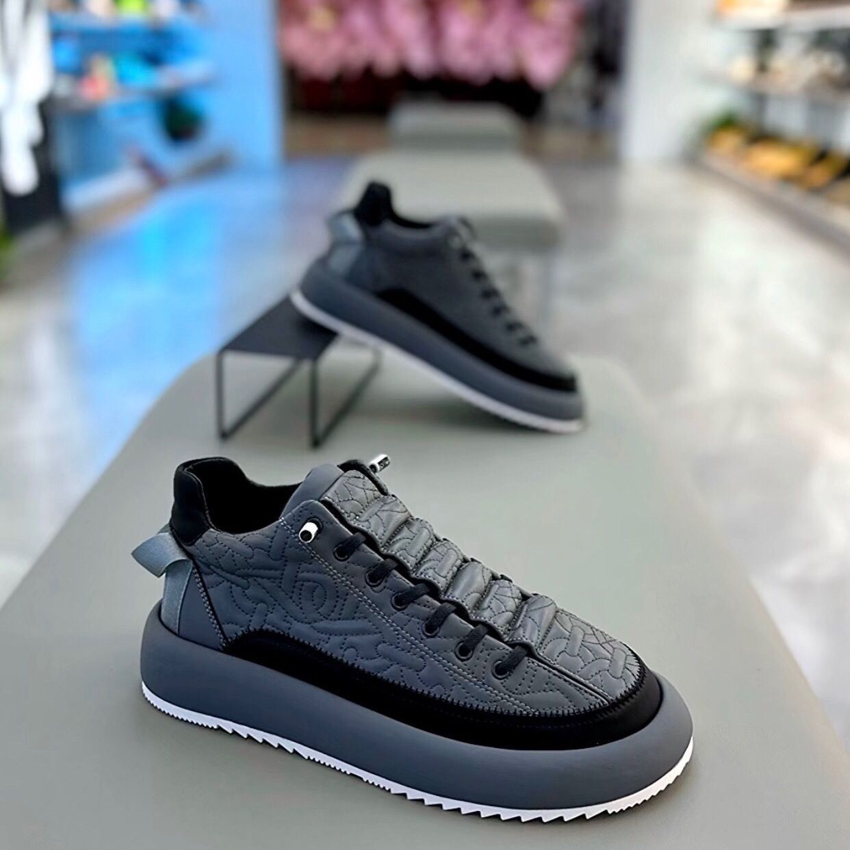 Printemps et automne mode décontracté paresseux couture en relief Slip-on étudiant chaussures décontractées hommes