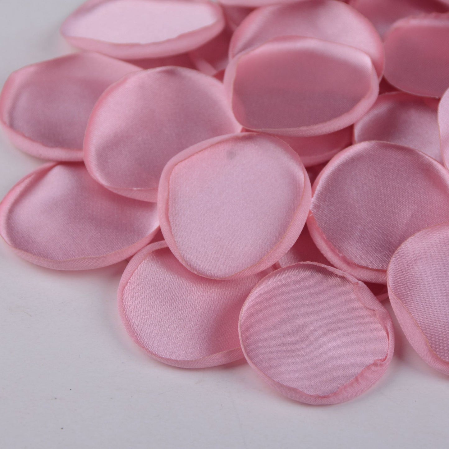 4cm Silk Rose Burnt Edge Petals Wedding Glowing Cream Powder Laminate