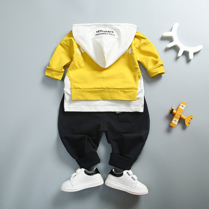 Costume garçon capuche imprimé lettre